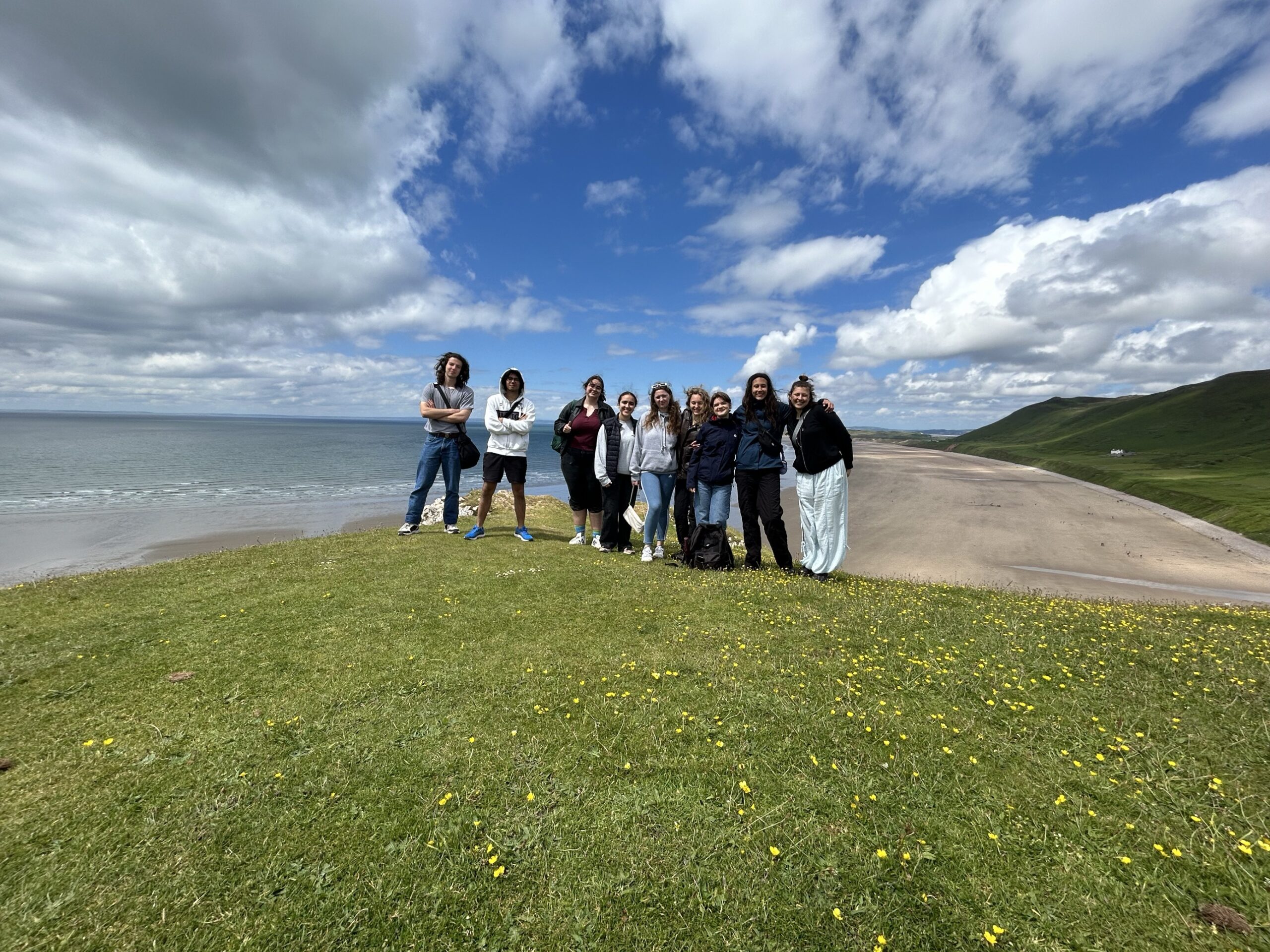 Myfyrwyr Rhyngwladol Dewi Sant yn Darganfod Penrhyn Gŵyr